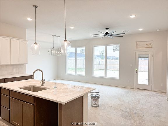 4th image of 3241 Wesley Loop