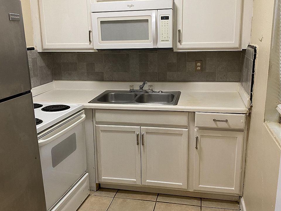 1st image of 5220 Lexington Ave #1