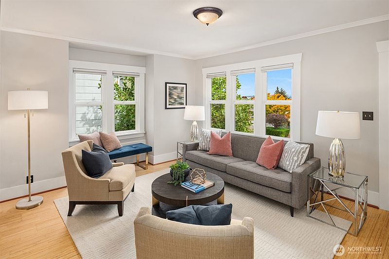 4th image of 4125 38th Avenue SW