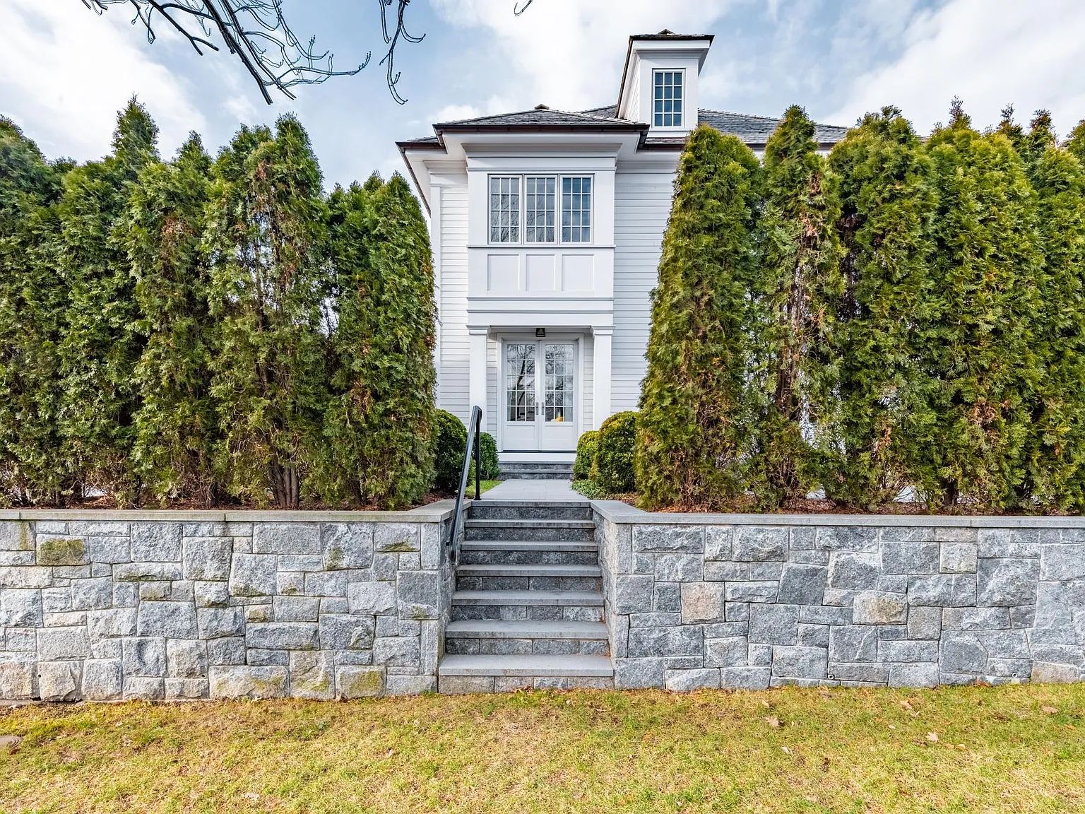 80 Milbank Ave — Photo 2
