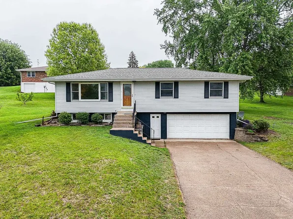 1626 Frederick St, Hazel Green, WI 53811