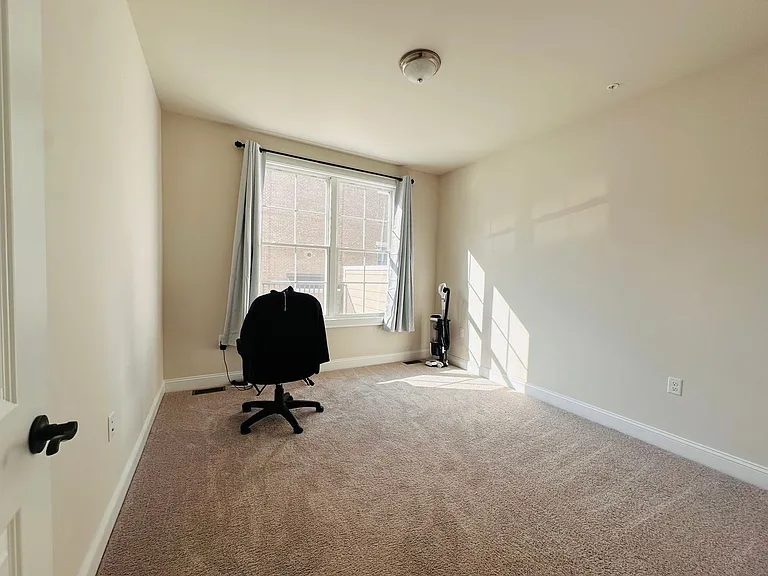338 Midtown Way — Photo 11