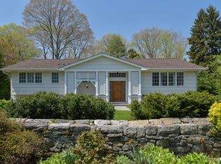 450 Beechmont Dr, New Rochelle, NY 10804