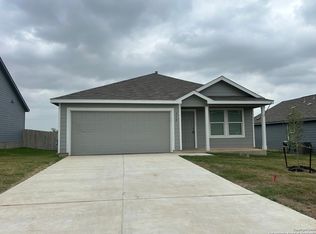 614 Agave Cir, Jourdanton, TX 78026