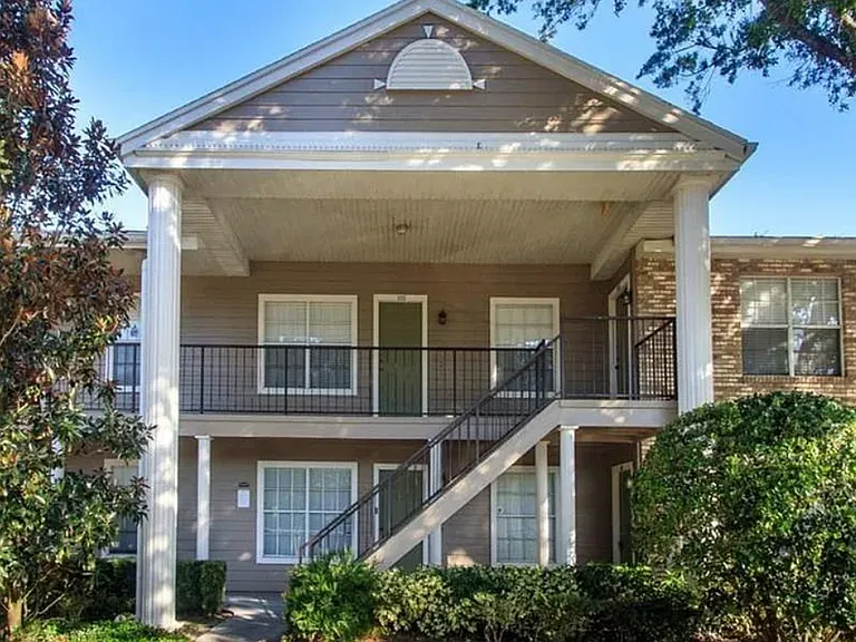 121 Reserve Cir #113 — Photo 1