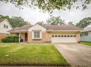 2716 Raspberry Ln, Pasadena, TX 77502