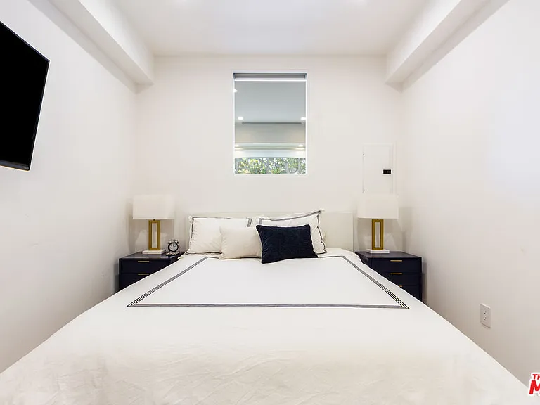 838 N Doheny Dr #203 — Photo 19