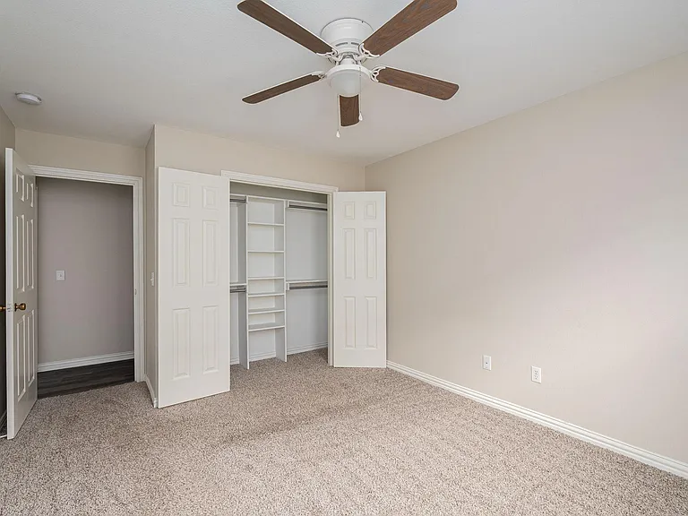 640 W Marshall Dr — Photo 13