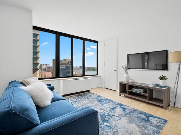 300 E 93rd St APT 21C, New York, NY 10128