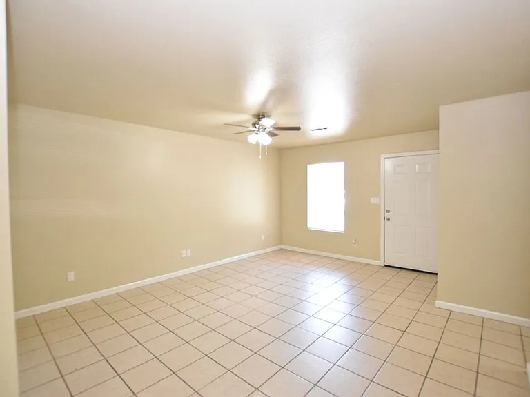 102-110 Shady Way — Photo 4