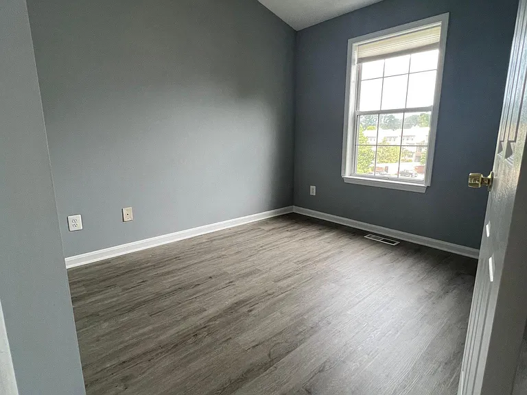 8210 Catbird Cir #201 — Photo 14