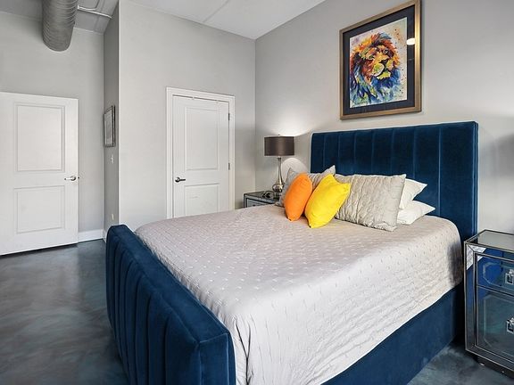 5th image of 4846 N Clark St APT 204N