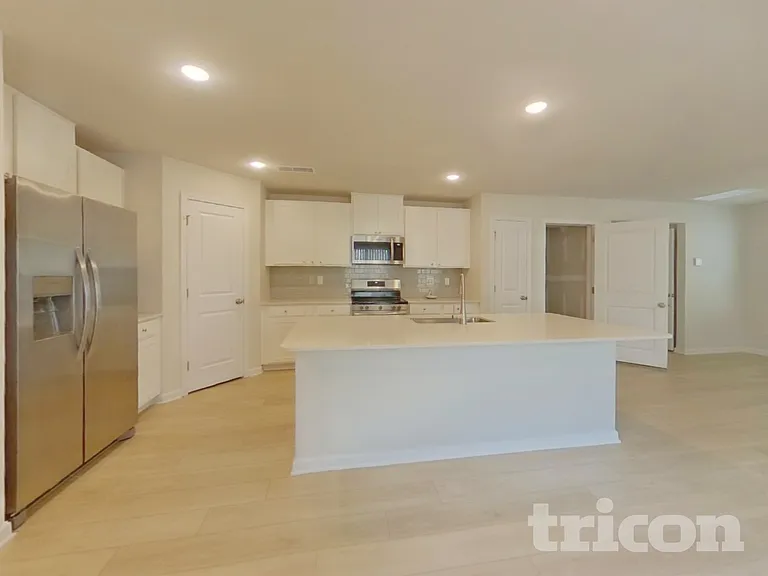 2539 Trollinger Dr — Photo 4