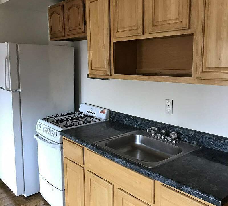 1st image of 98 Waverly Ave #3