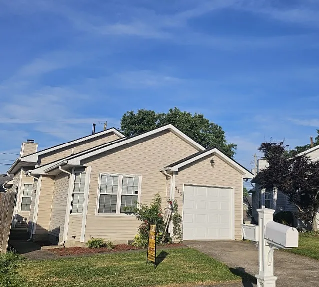 215 Strawberry Ct — Photo 1