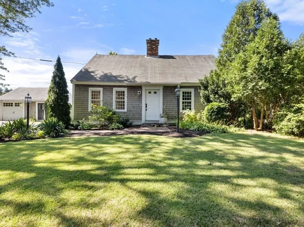 261 Gardner St, Hingham, MA 02043