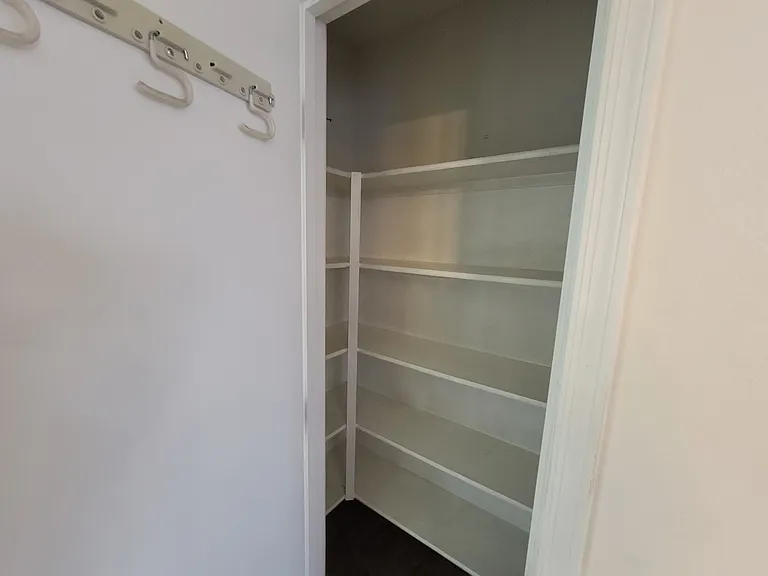 1289 E Clifton Ave — Photo 2