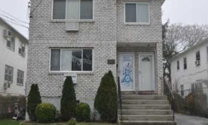 1st image of 3107 Dwight Ave #1