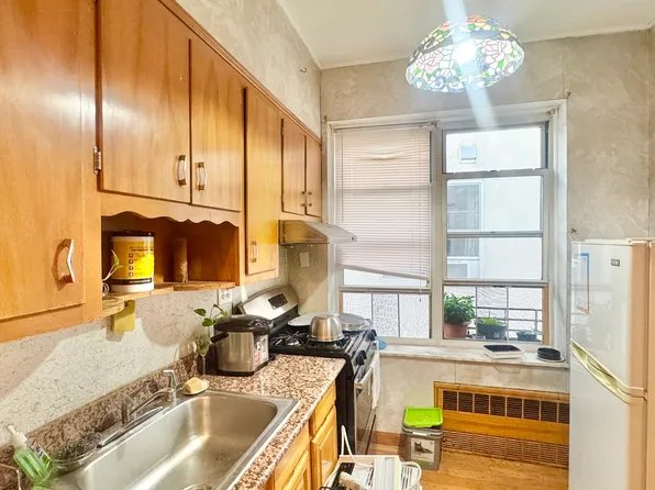 2018 62nd St APT 2F, Brooklyn, NY 11204