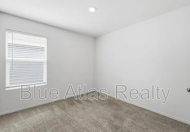 510 Olmstead Dr — Photo 11