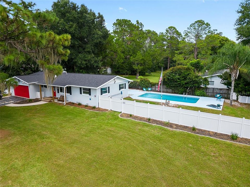 1st image of 717 NE 39TH COURT
