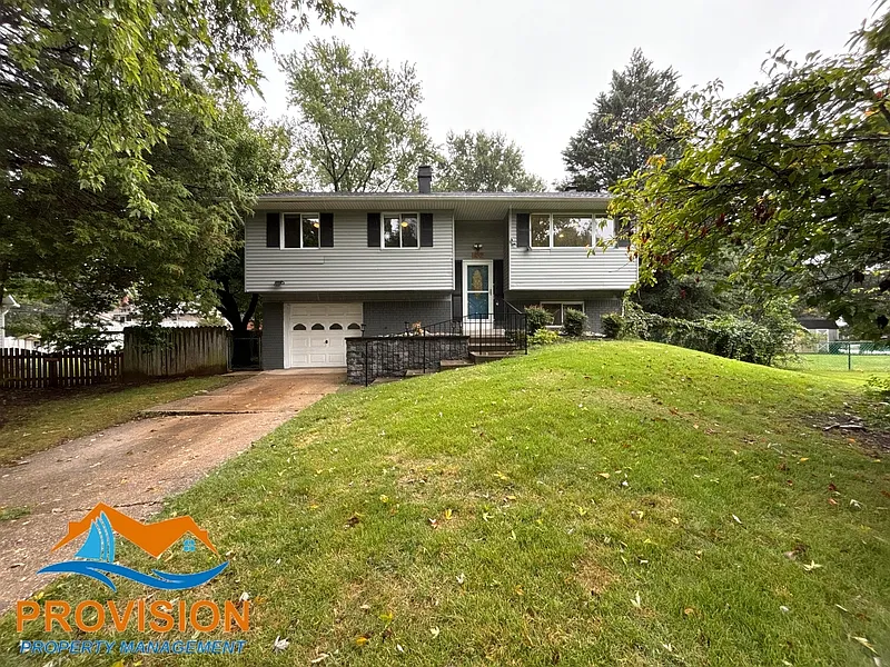 3 bed, 2.0 bath, 1011 sqft, $2,750 — Photo 1