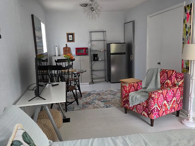 162 Daytona Ave #B — Photo 9