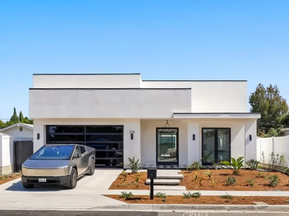228 Costa Mesa St, Costa Mesa, CA 92627