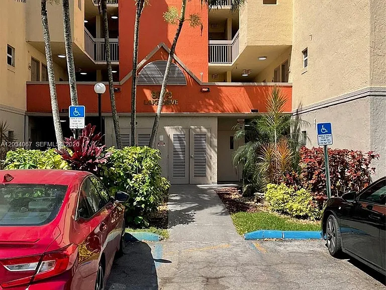 8373 Lake Dr #106 — Photo 1