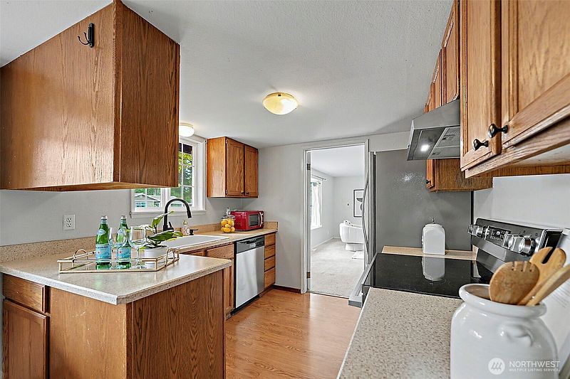 4th image of 18852 SE 244th Place