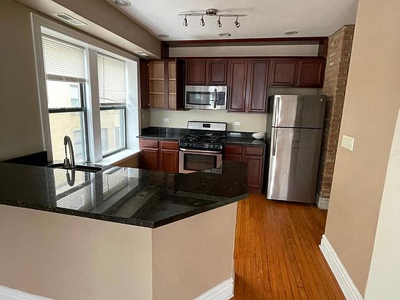 3rd image of 6610 S Kenwood Ave APT 305