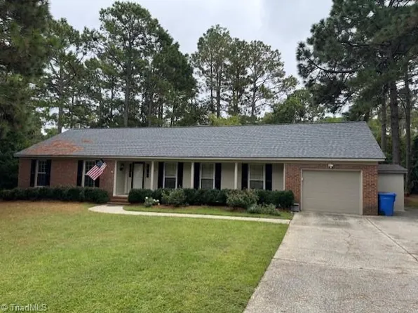 1712 Yonkers Ct, Fayetteville, NC 28304