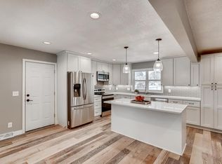 4637 Heritage Hills Dr, Bloomington, MN 55437