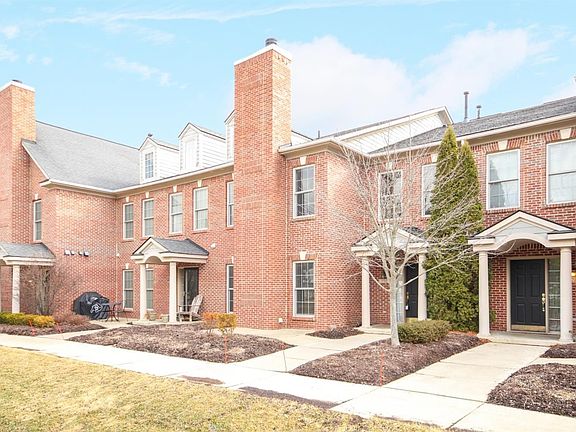 3rd image of 5702 Hampshire Ln #46