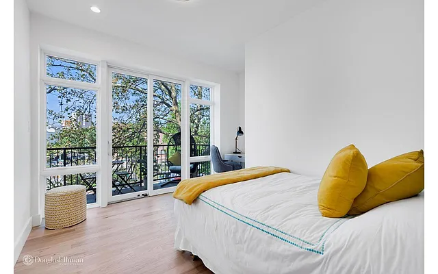 Rented by Douglas Elliman | media 16