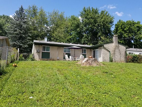 3rd image of 1666 Stephens Dr
