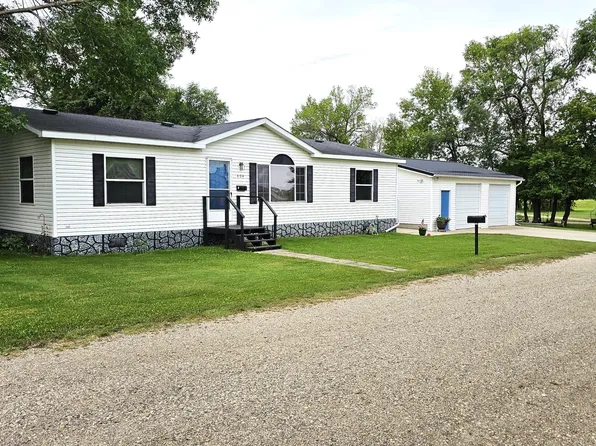 404 N Main St, Lamoure, ND 58458