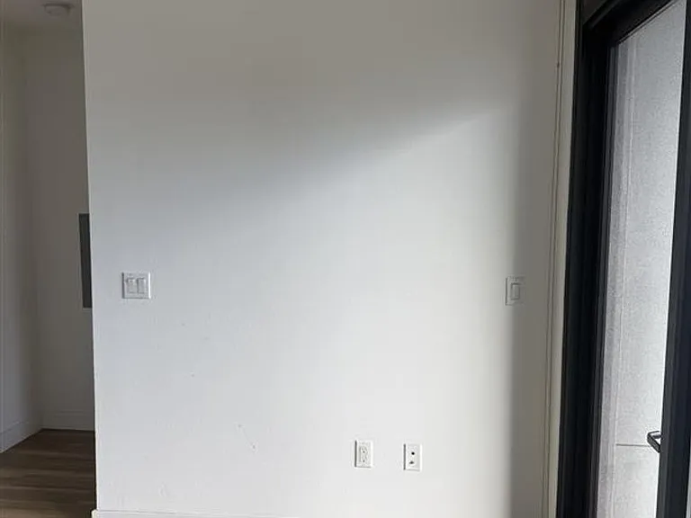 Maya Apartments at 535 Kingsley Dr in Los Angeles — Photo 64