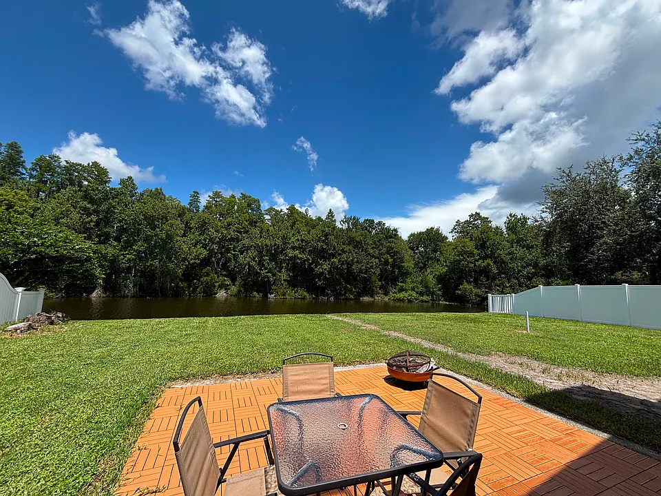 3231 Castle Rock Cir