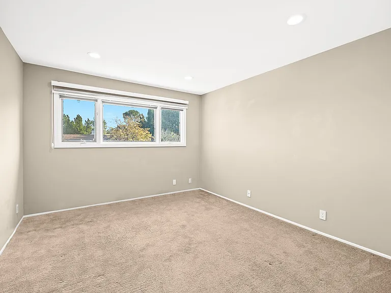 12110 Bowmore Ave — Photo 20