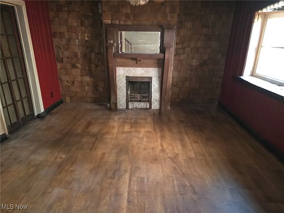 4th image of 3470 Trumbull St