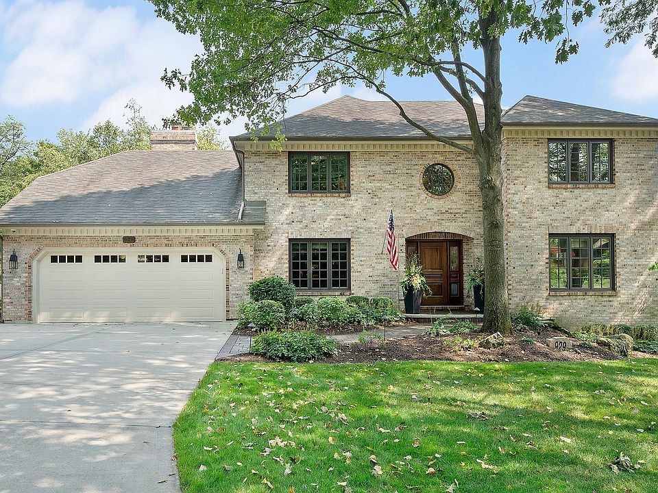 1st image of 929 Oakwood Ct