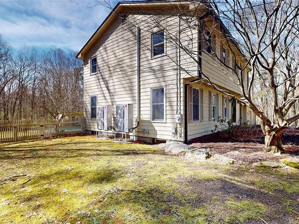 65 White Pine Dr, Scituate, RI 02857