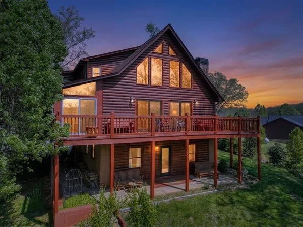 256 Bailey Farm Ln, Mineral Bluff, GA 30559