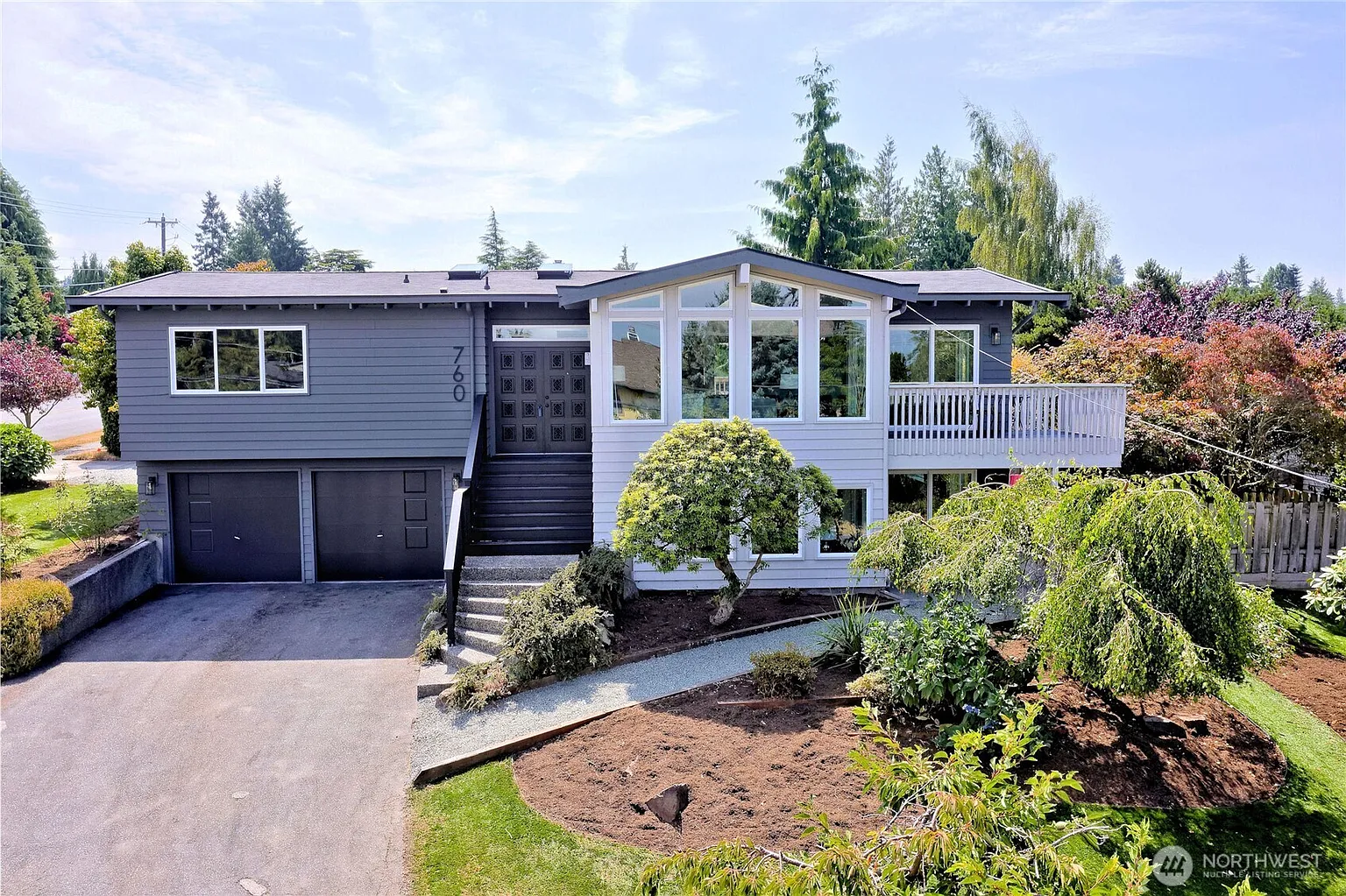 760 Elm Street photo 1