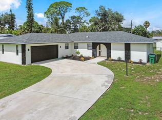 417 SE Tranquilla Ave, Port Saint Lucie, FL 34983