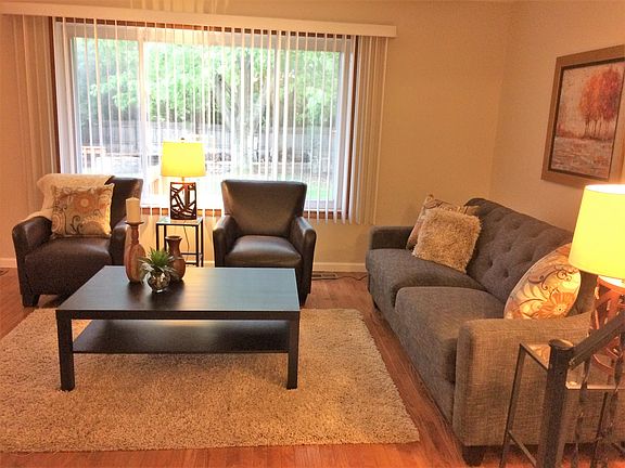 4th image of 1642 Woodgate Dr