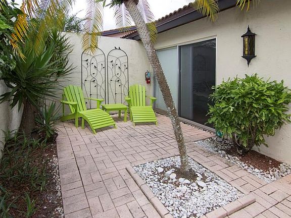 2nd image of 3831 El Poinier Ct