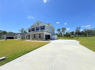 35 Fairwinds Dr, Waverly, GA 31565