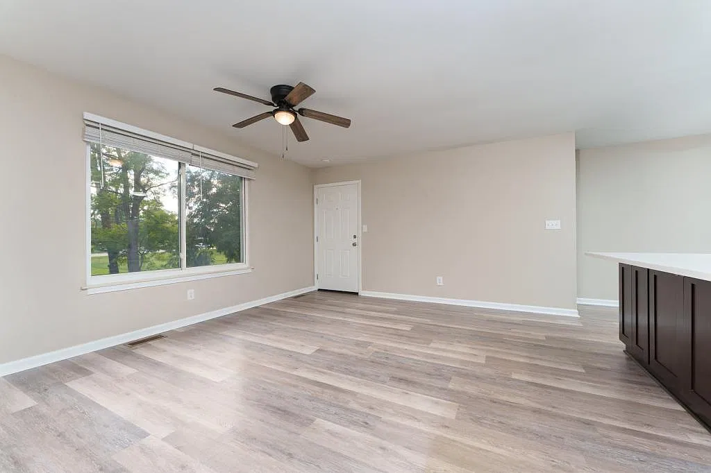 10257 E Grand River Ave — Photo 4